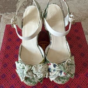 Tory Burch Multicolor Printed Canvas Bow Wedge Ankle-Strap Wedges Size 37